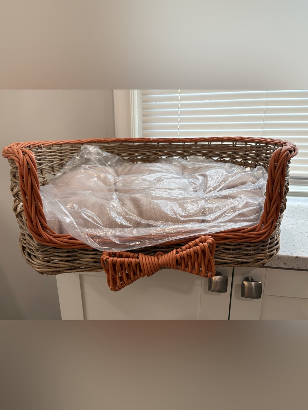 PAMPER YOUR PET- NWT Wicker Pet Bed with Brown Trim